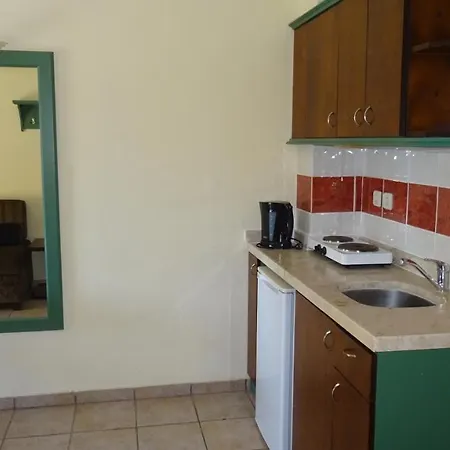 Maxwell Club マルマリス