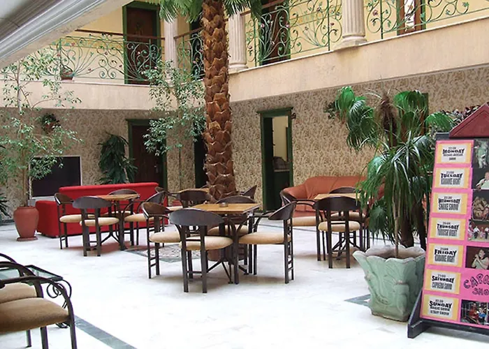 Maxwell Club Aparthotel 3*