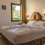 Maxwell Club Lejlighedshotel 3*