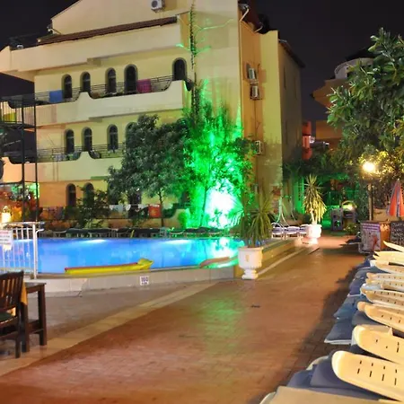 Maxwell Club Apartmanhotel