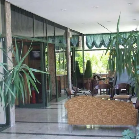 Maxwell Club Apartmanhotel