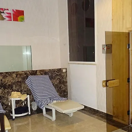 Ξενοδοχείο με διαμερίσματα Maxwell Club Μαρμαρίς