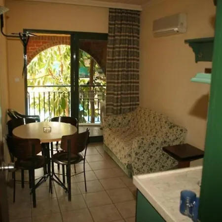 Apartmanhotel Maxwell Club