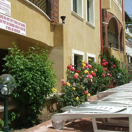 Maxwell Club Apartmanhotel