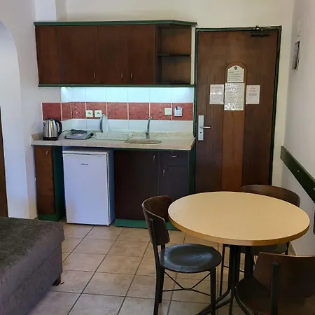 Apartahotel Maxwell Club 3*
