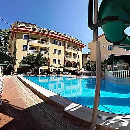 Maxwell Club Апарт-отель