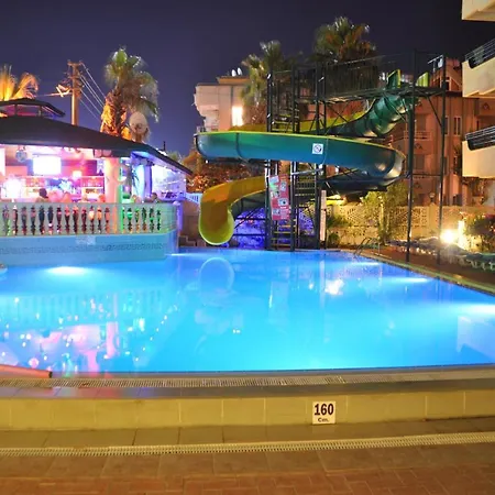 Maxwell Club Apartmanhotel