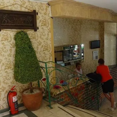 Maxwell Club 3* Μαρμαρίς