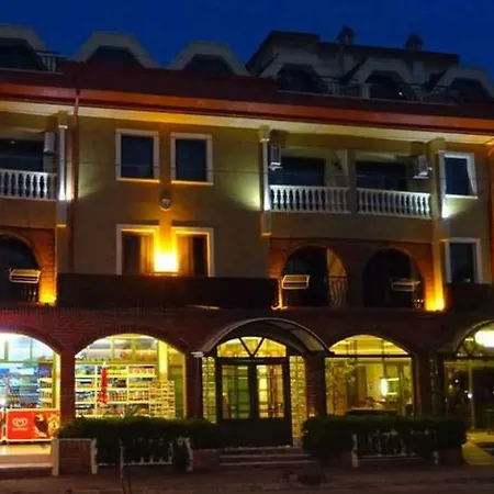 Maxwell Club Aparthotel