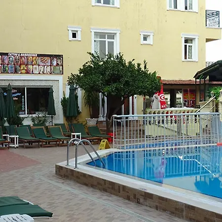 Maxwell Club Apartahotel 3*