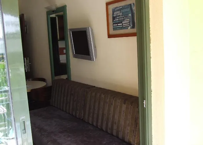 Maxwell Club Apart Otel 3*