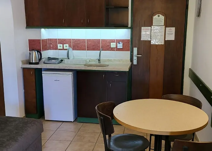 アパートホテル Maxwell Club 3*