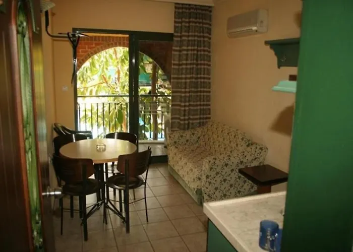 Hotel apartamentowy Maxwell Club