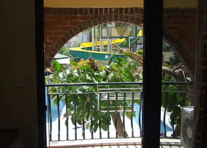 Maxwell Club Apart-hotel 3*