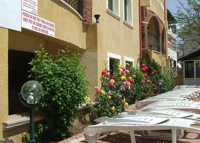 Maxwell Club מלון דירות