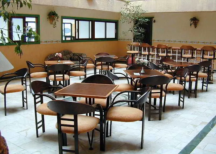Maxwell Club מלון דירות